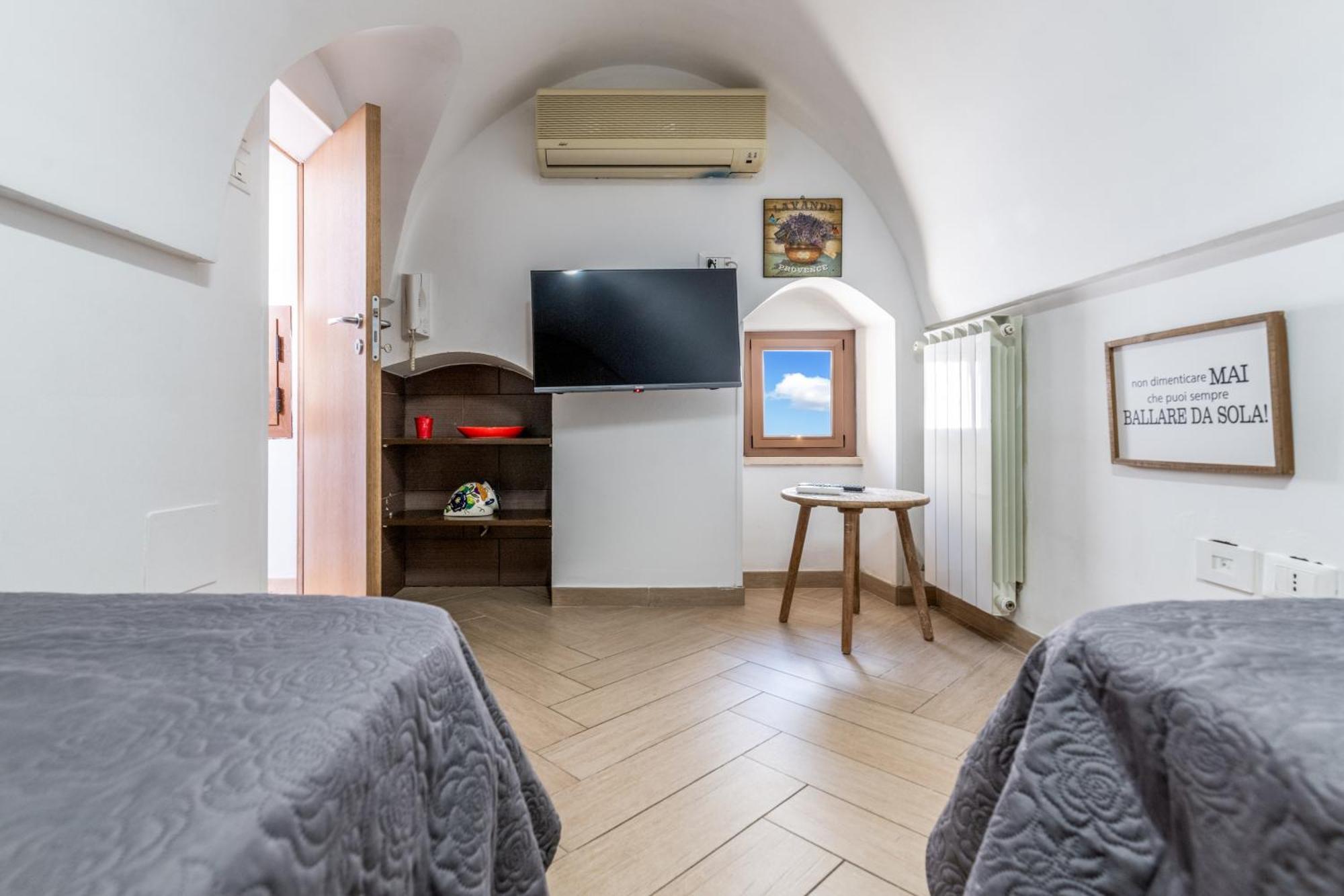 White Stone Flats & Studios オストゥーニ 部屋 写真